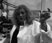 Leaf sampling for the analysis of apoplasmic fluids